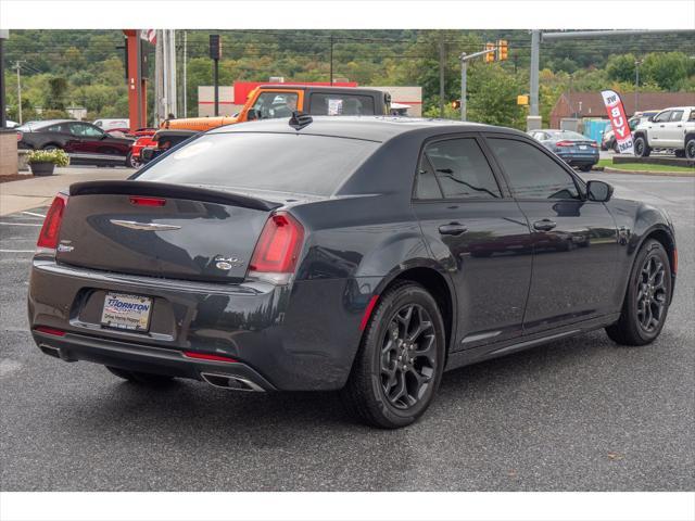 2019 chrysler 300 s
