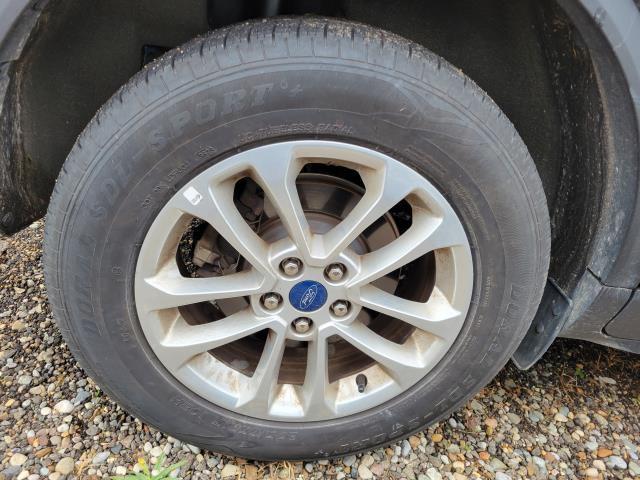 2022 ford escape se