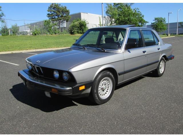 1988 bmw 528e sedan 5 speed manual rare find super clean runs & drives amazing