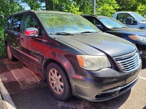 2011 chrysler town & country touring-l in darbydale, ohio