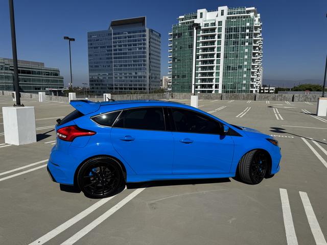 2017 ford focus rs base
