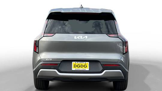 new 2024 kia ev9 light long range rwd