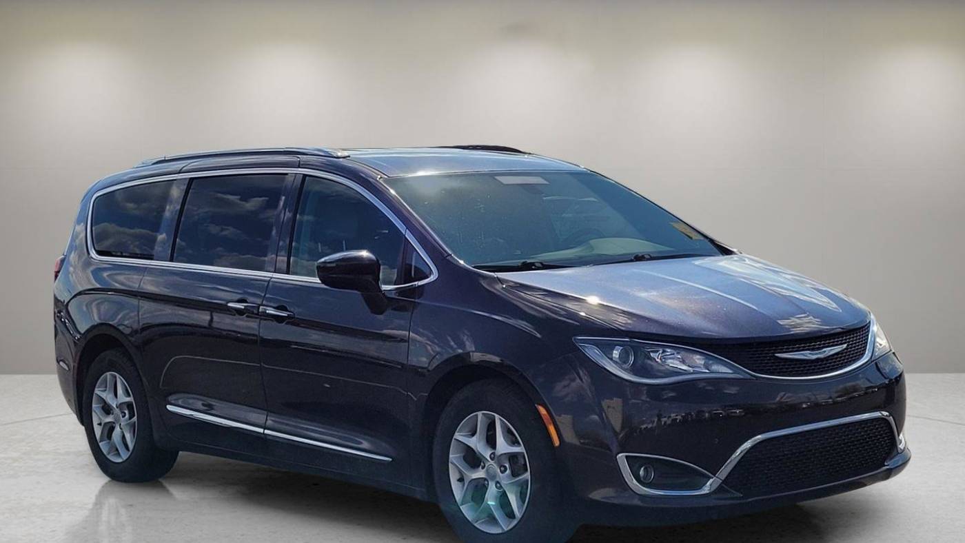 2017 chrysler pacifica touring-l plus