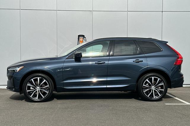 2024 volvo xc60 b5 plus dark theme
