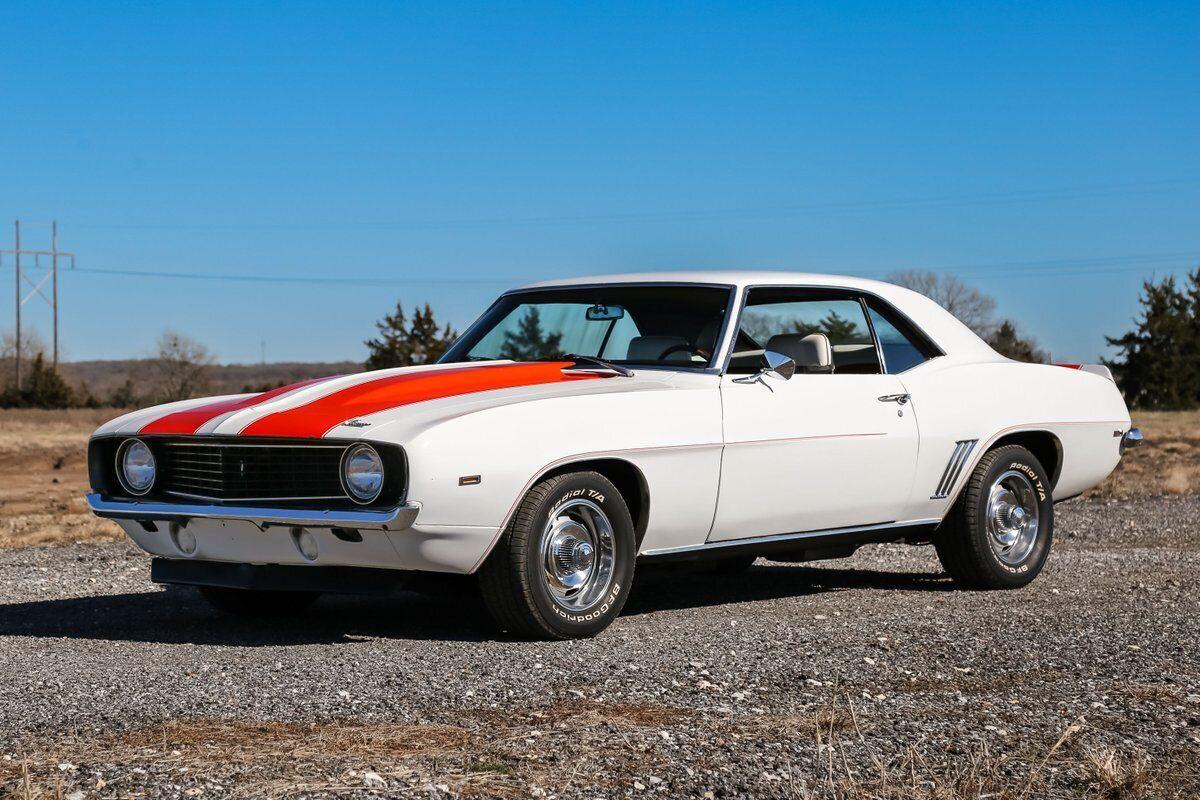 1969 chevrolet camaro 73643 miles white coupe 350ci v8