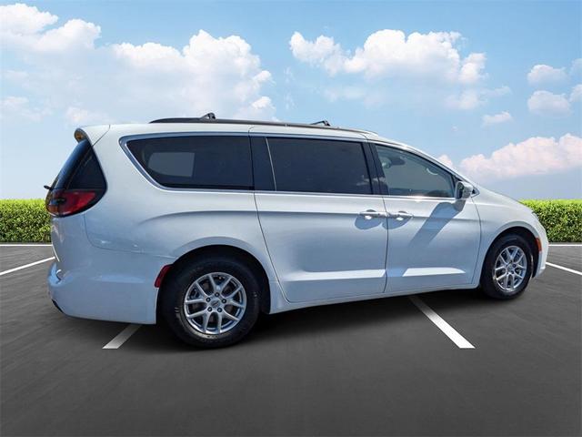 2022 chrysler pacifica touring-l