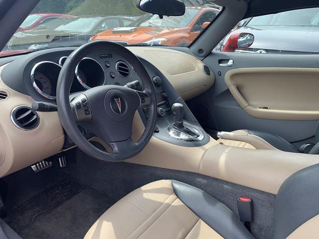 2007 pontiac solstice in mount pleasant, pennsylvania