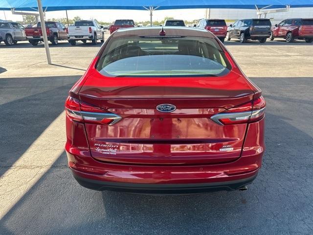 2019 ford fusion se