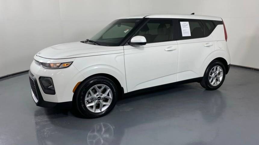 2022 kia soul lx