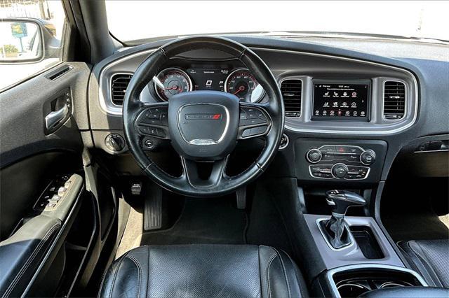 2022 dodge charger sxt