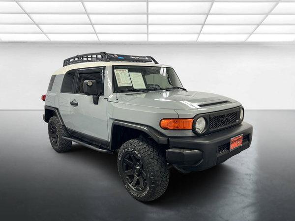 2014 toyota fj cruiser in canton, michigan