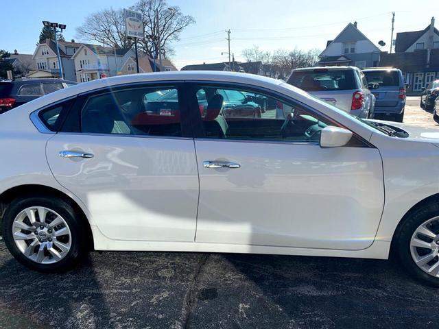 2015 nissan altima in milwaukee, wisconsin