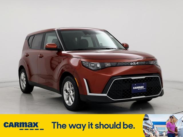 2023 kia soul lx