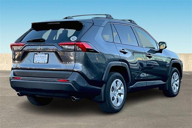 2019 toyota rav4 le