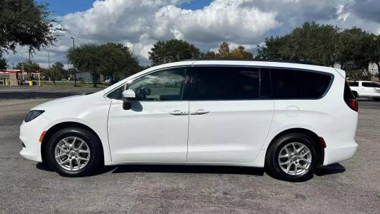 2021 Chrysler Voyager