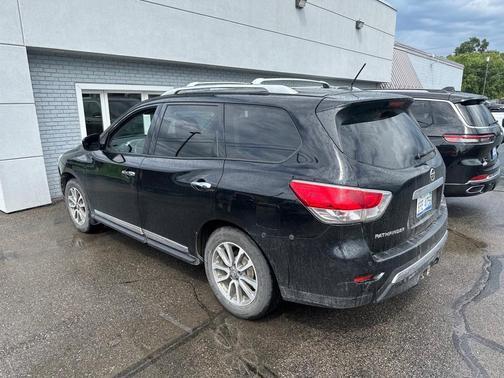 2013 nissan pathfinder in co bluffs, iowa