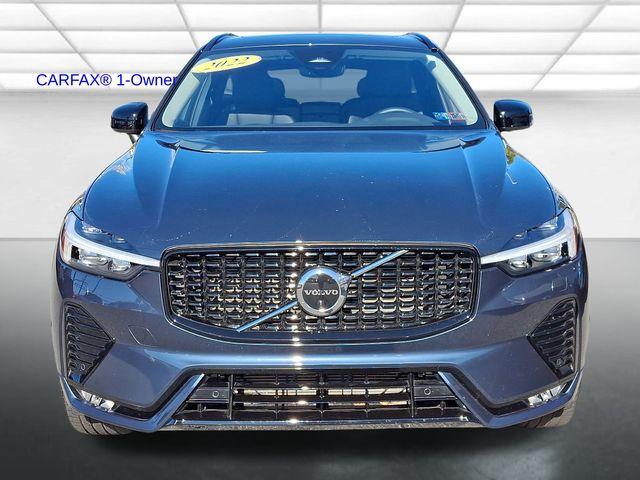 2023 volvo xc60 b5 awd plus dark theme