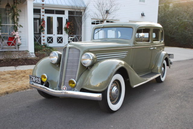 1935 buick model 41 club sedan