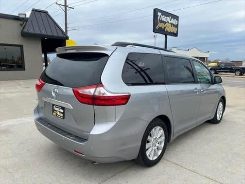 2017 toyota sienna l 7 passenger 4dr front-wheel drive passenger van in dresden, missouri