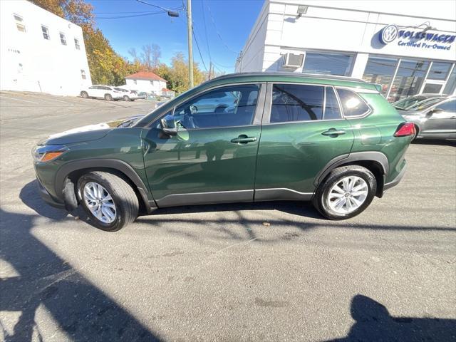 2022 toyota corolla cross le