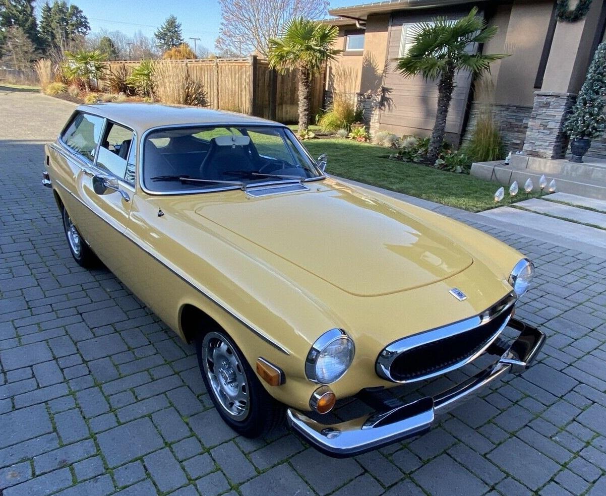 1973 volvo p1800 es hatchback light yellow