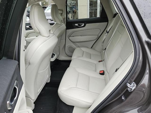 2022 volvo xc60 b5 inscription