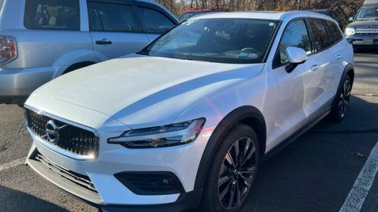 2021 Volvo V60 Cross Country
