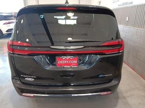 2022 chrysler pacifica hybrid touring l in blackhawk village, iowa
