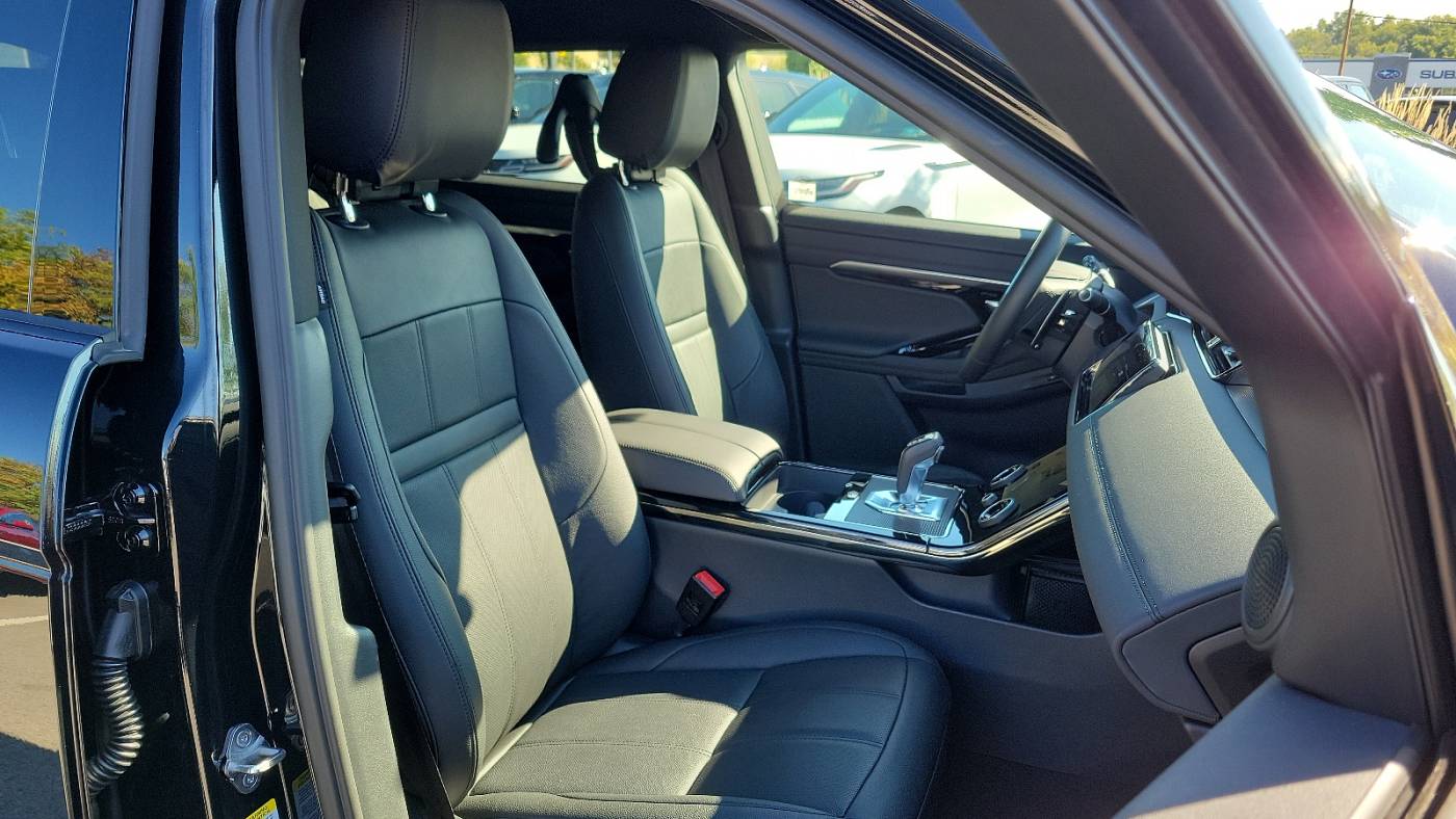 2023 land rover range rover evoque p250 r-dynamic se