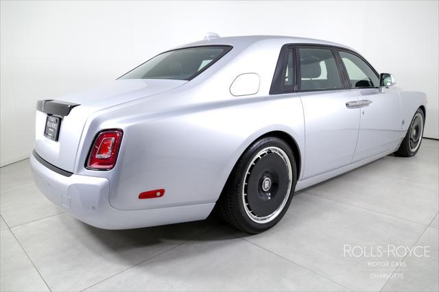 2024 rolls-royce phantom sedan