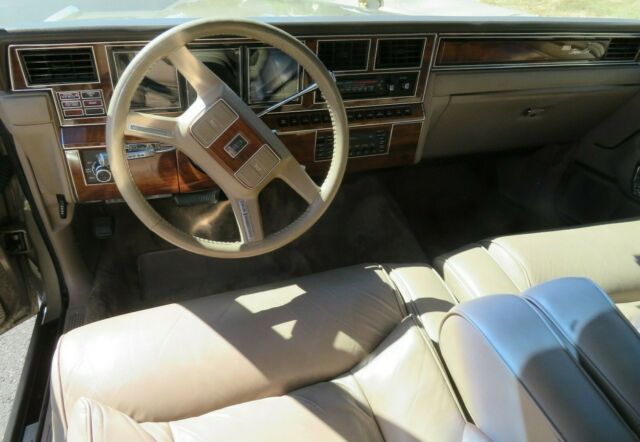 1989 lincoln town car signature series 1 owner 60k miles gold/tan gorgeous look