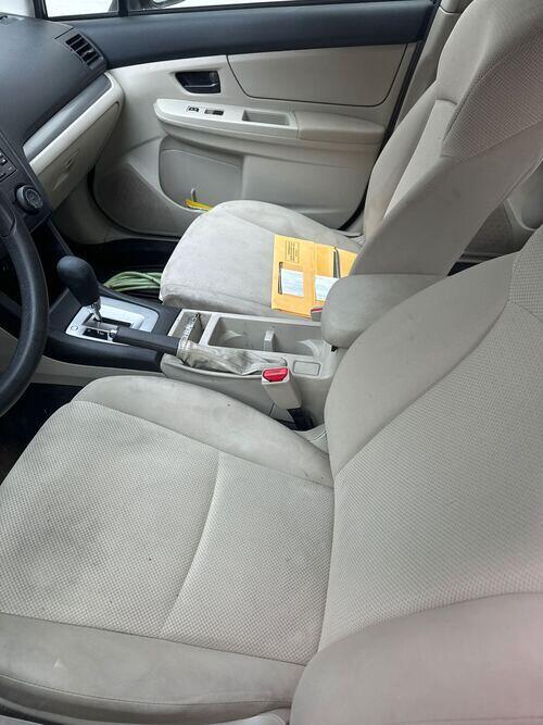 2014 impreza awd good mileage 4 cylinder reliable front bumber corner has damage w