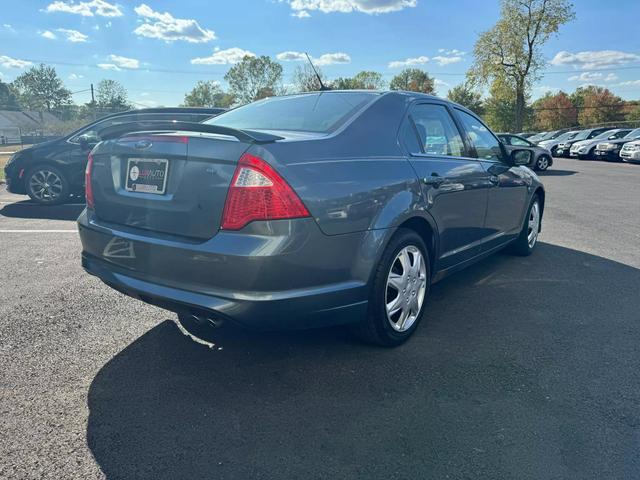 2011 ford fusion se