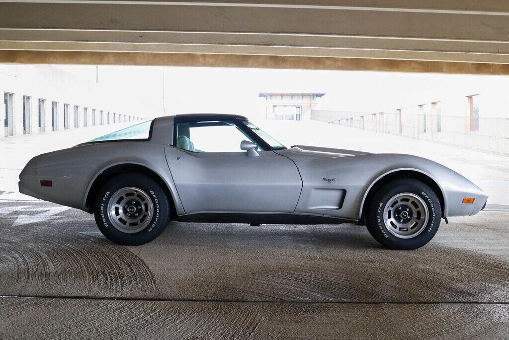 1979 chevrolet corvette coupe 600 miles on new engine