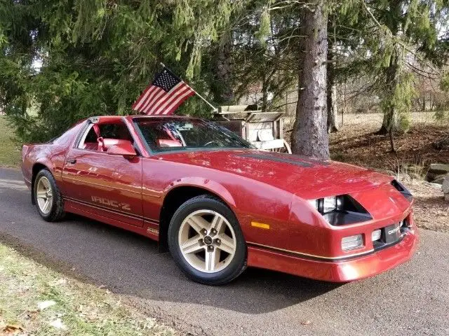 23,000 original mile-iroc-z-5.7l-factory leather-t tops-garage kept-like new