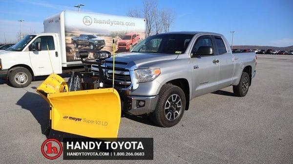 2017 toyota tundra in flowerfield, illinois