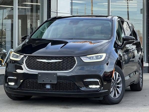 2022 chrysler pacifica in secaucus, new jersey