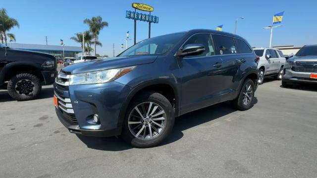 2017 toyota highlander se