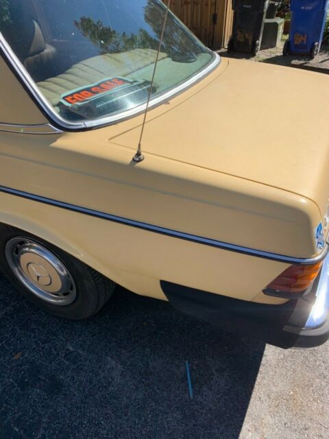 1982 mercedes benz 240d in very good condition for its age with only 142k miles
