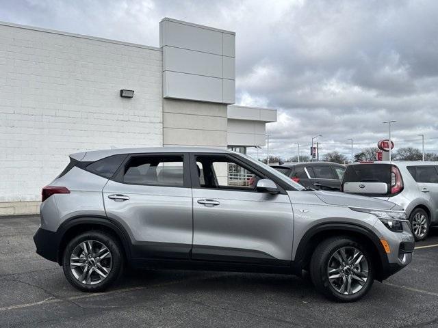 2023 kia seltos lx