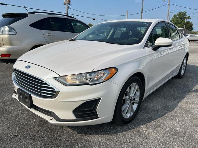 2020 ford fusion se