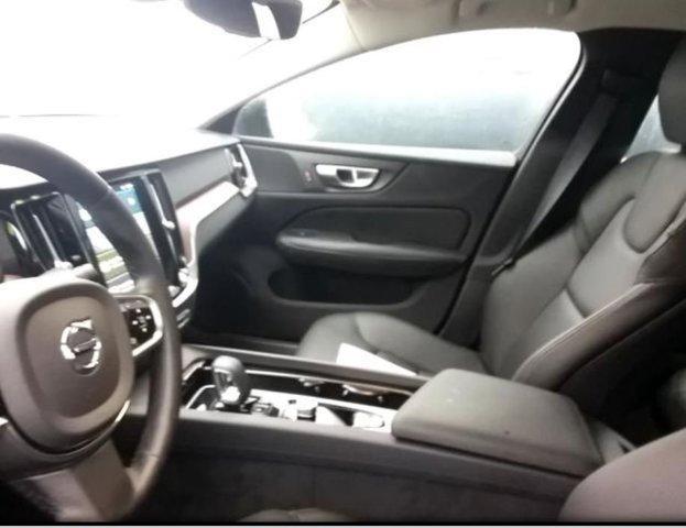 2024 volvo s60 b5 plus dark theme