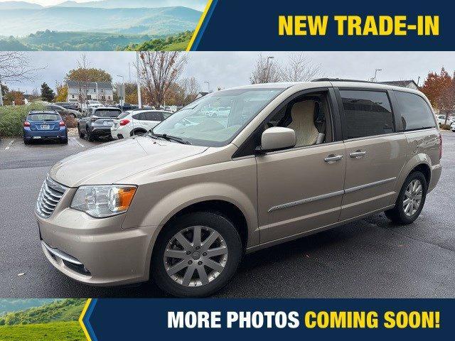 2016 chrysler town & country touring