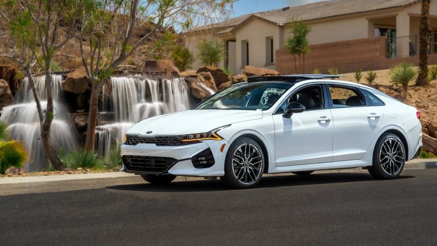 2022 kia k5 gt-line