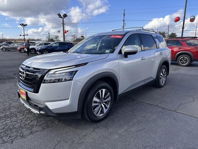 2023 nissan pathfinder sl