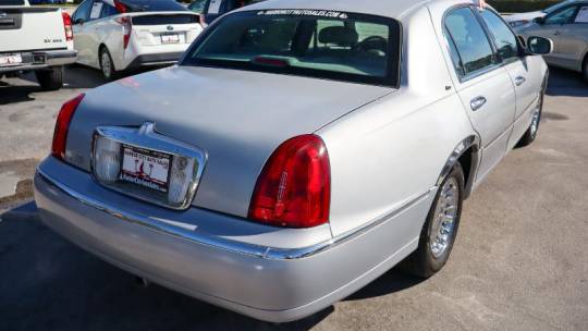 2000 Lincoln Town Car