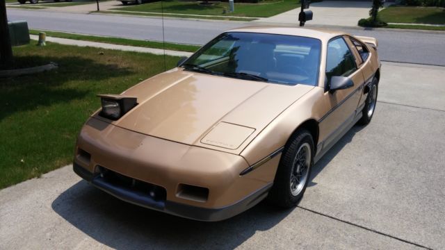 1986 pontiac fiero gt with 5 speed manual transmission