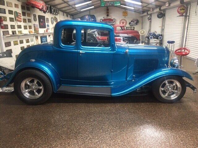 1932 ford model b 5/w coupe