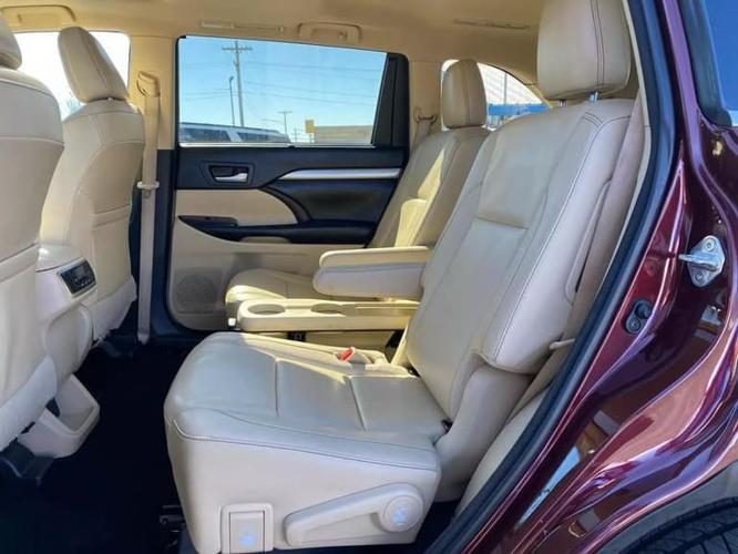 2017 toyota highlander xle sport utility 4d in harrisonville, missouri
