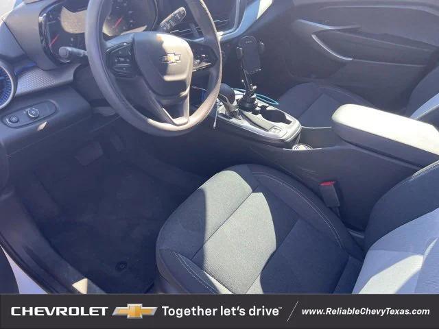 2024 chevrolet trax ls
